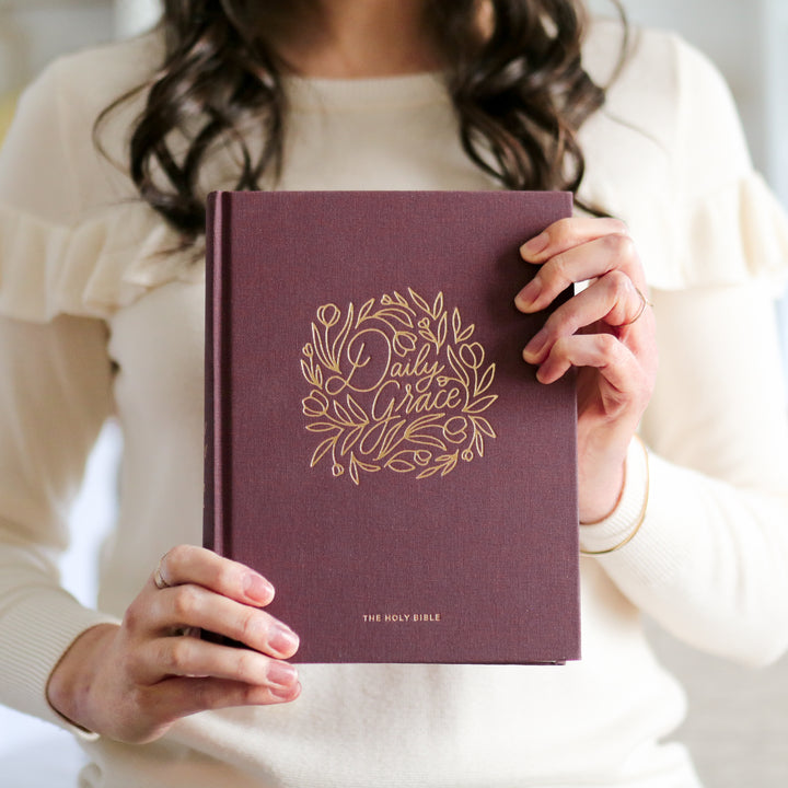 daily grace esv single column journaling bible with gold foil