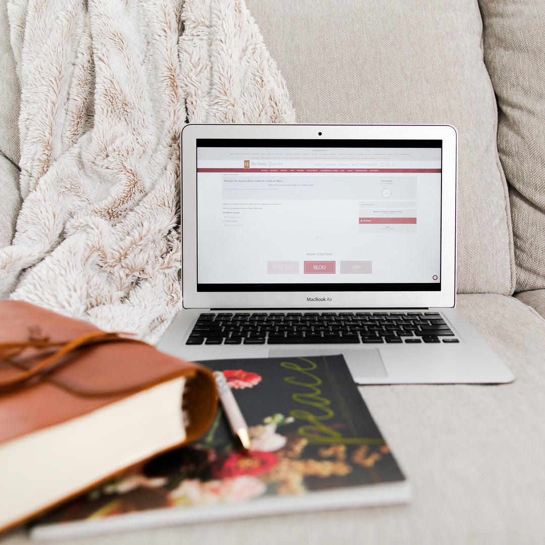 Laptop with digital course on the screen