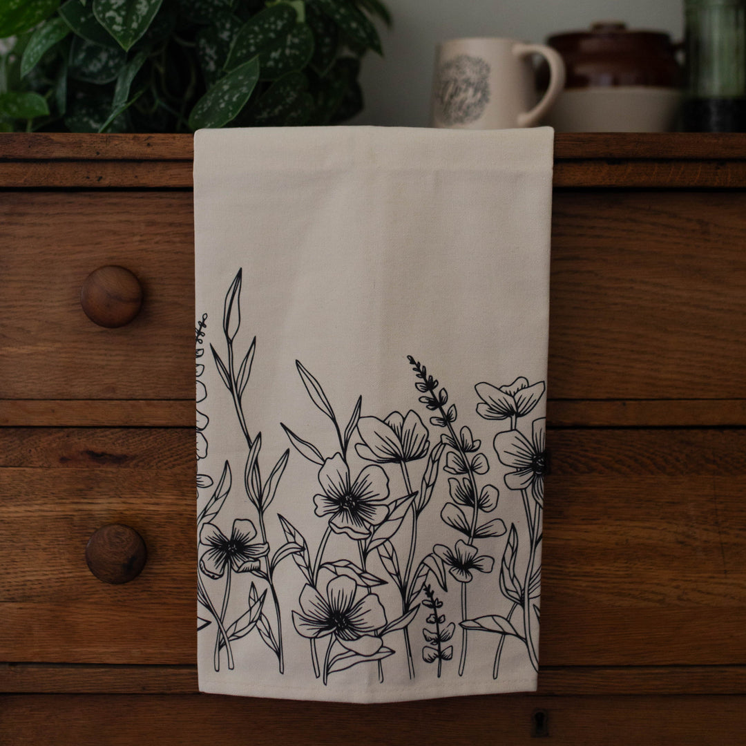 Black and white Wildflower tea towel for homes