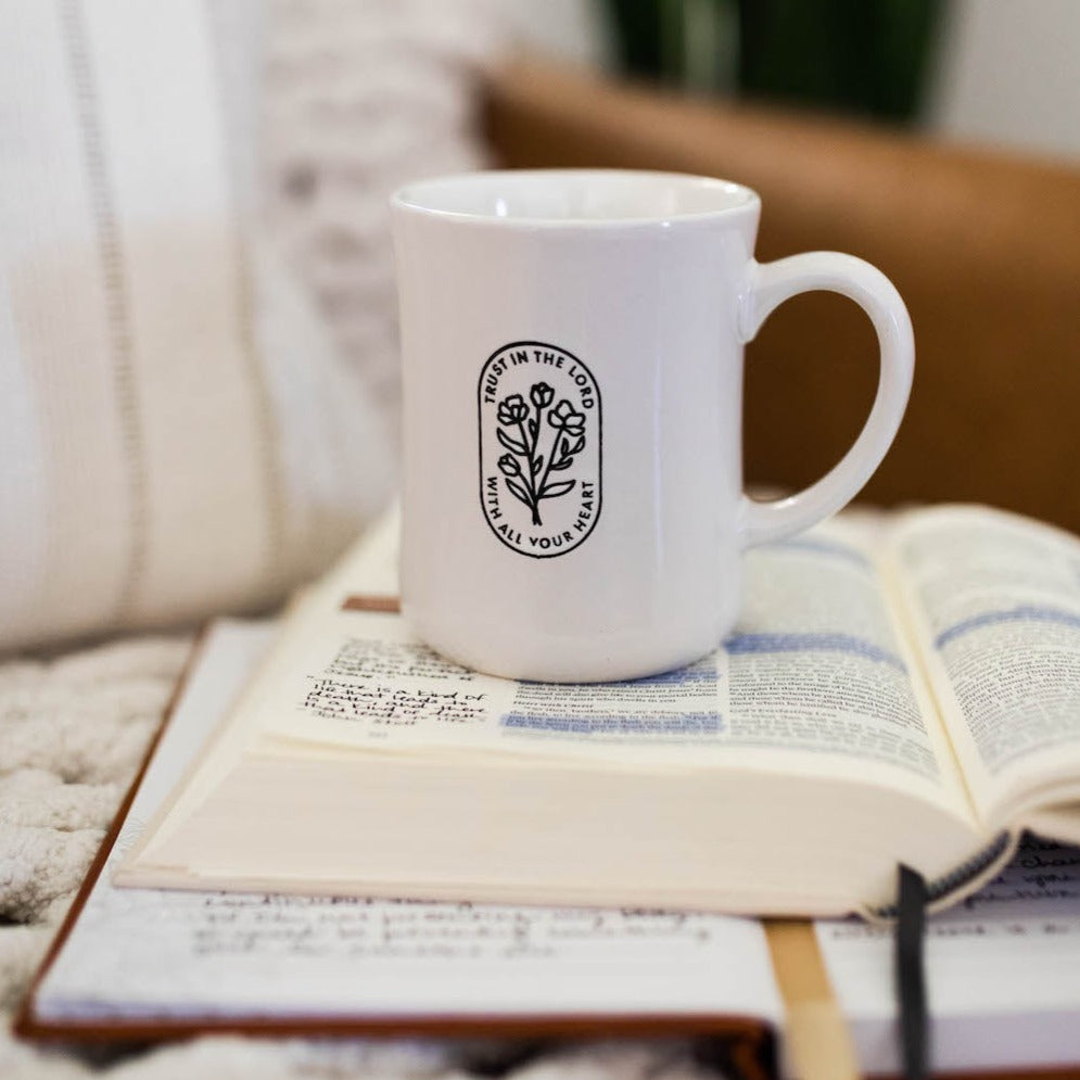 Trust in the Lord Oval Mug | The Daily Grace Co.