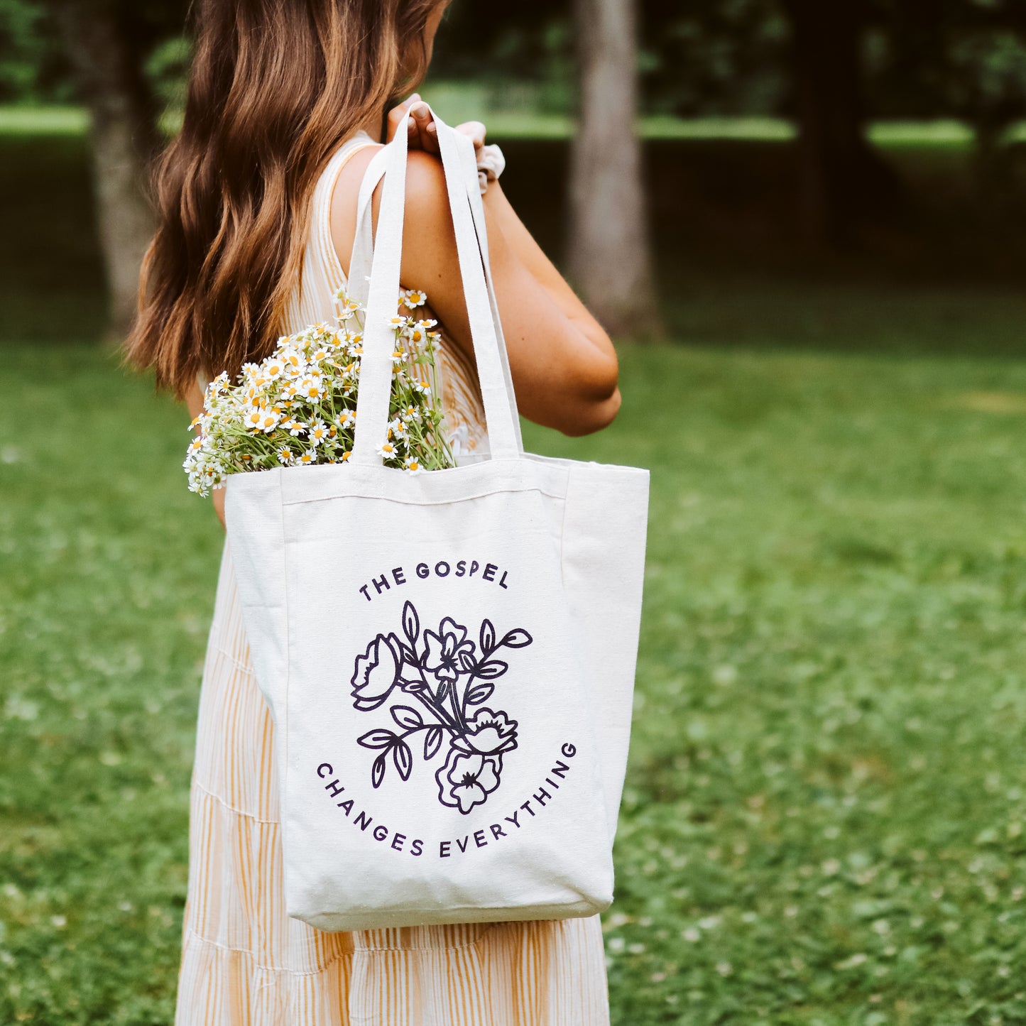 The Gospel Changes Everything Tote