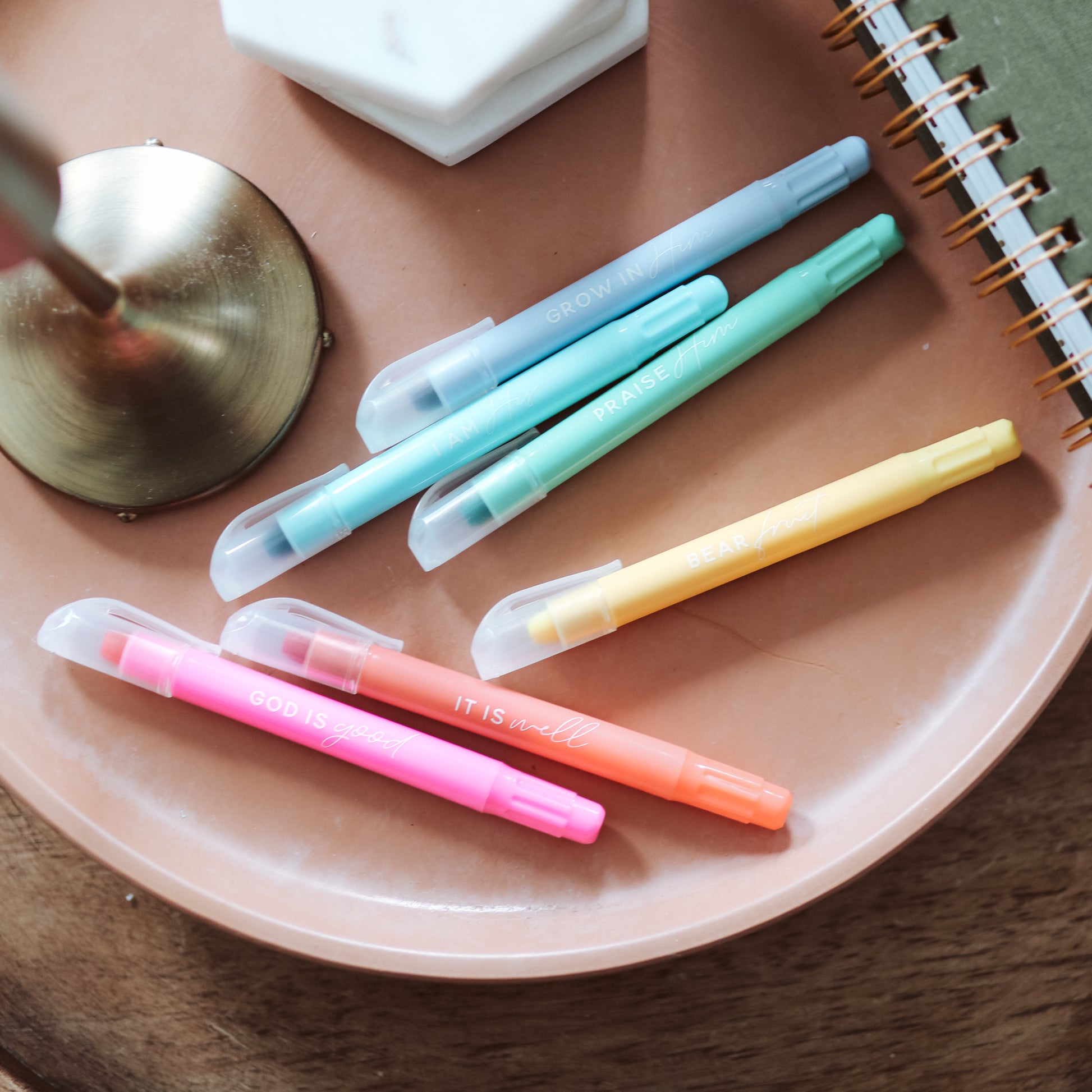 Bible Journaling Highlighters & Pens We Love (They DON'T Bleed!)